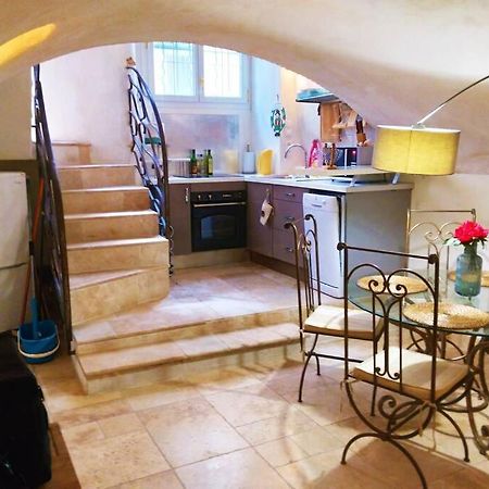 Appartement de charme au coeur du Vieil Antibes Extérieur photo
