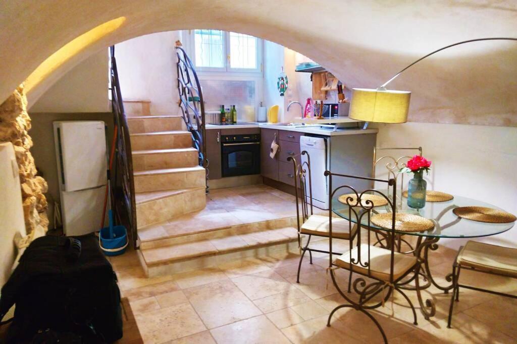 Appartement de charme au coeur du Vieil Antibes Extérieur photo