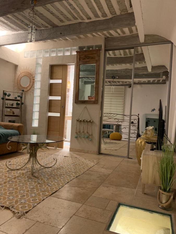 Appartement de charme au coeur du Vieil Antibes Extérieur photo